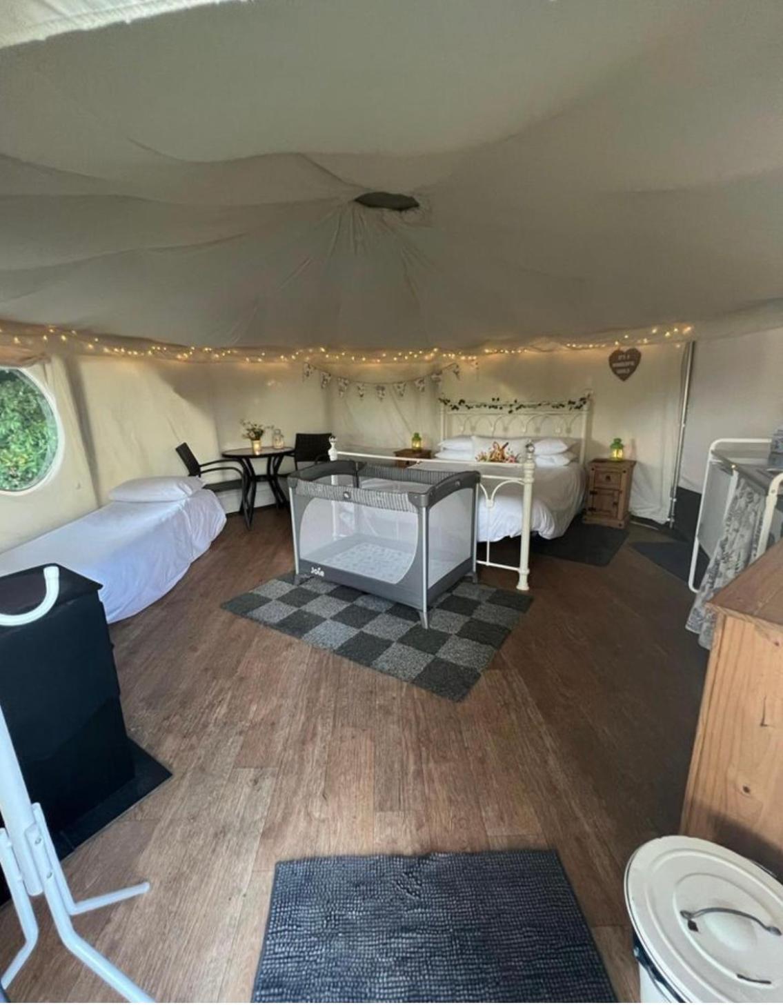 Hotel Old Dairy Farm Glamping Emsworth Exterior foto